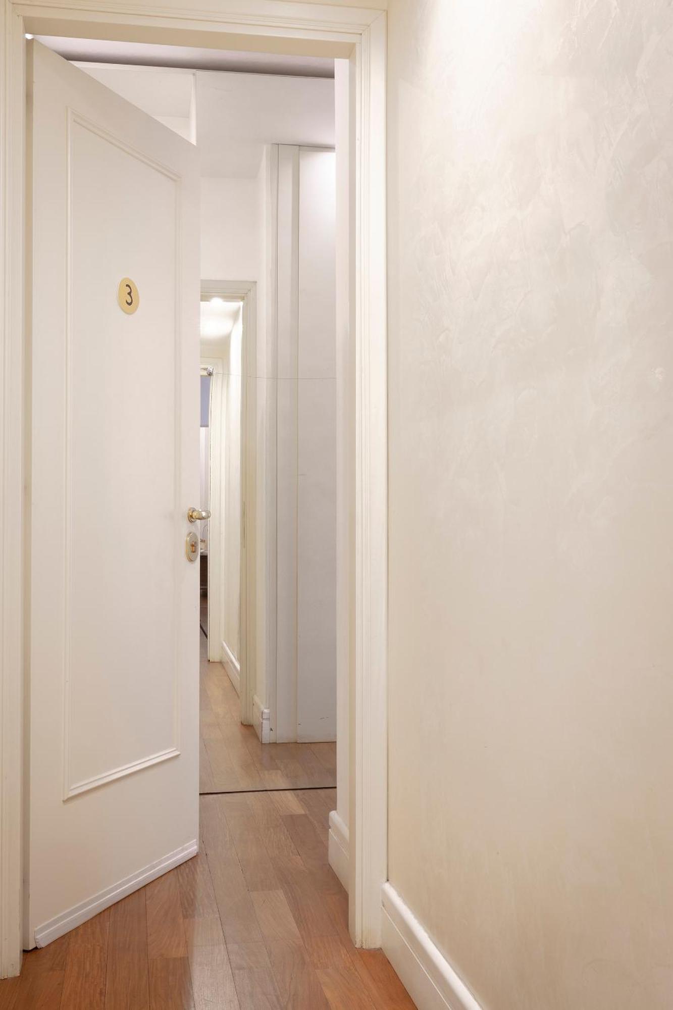 Vittore Rooms & Apartment Milão Exterior foto